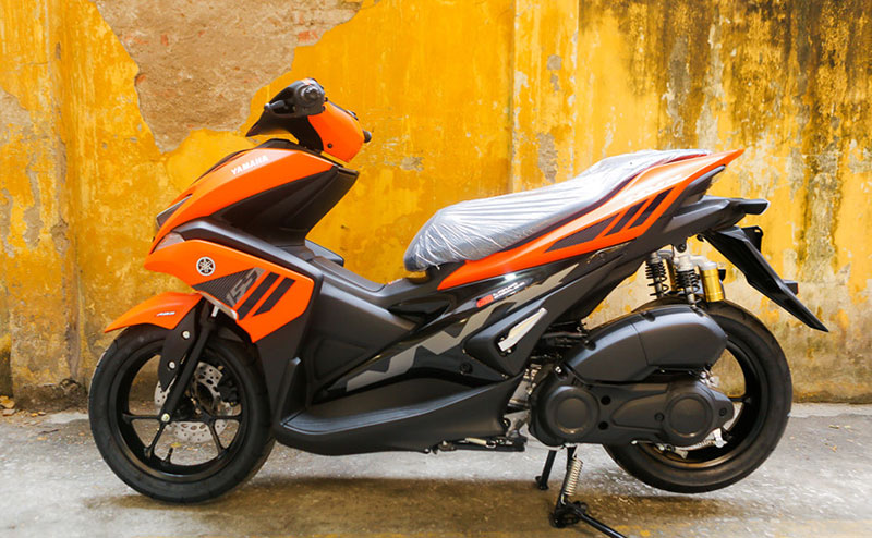 Yamaha NVX 2018 màu cam mờ, giá 52,7 triệu đồng