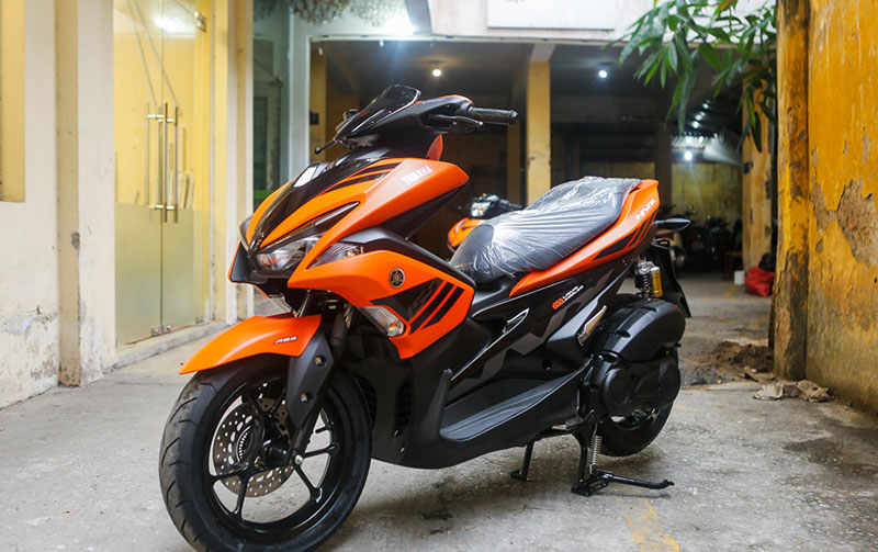 Yamaha NVX 2018 màu cam mờ, giá 52,7 triệu đồng