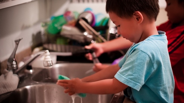 Đứa trẻ bản lĩnh và tự tin luôn được bố mẹ dạy theo 5 nguyên tắc này