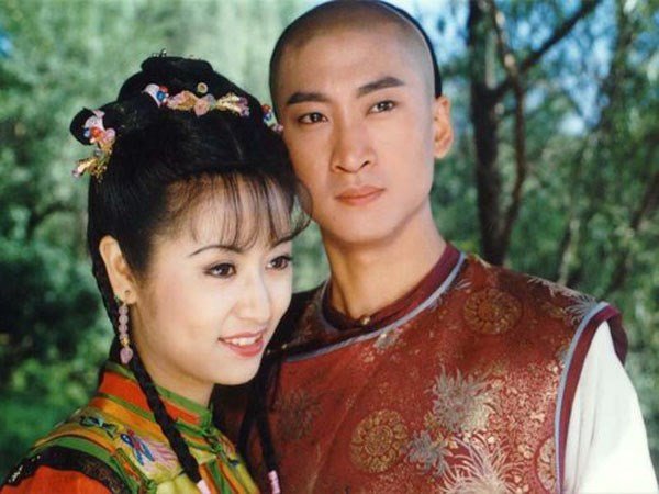 Scandal dồn dập: Dàn sao Hoàn Châu Cách Cách thi nhau bị sao chiếu hạn gọi tên Scandal dồn dập: Dàn sao Hoàn Châu Cách Cách thi nhau bị sao chiếu hạn gọi tên