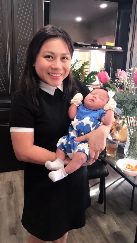 Diễn viên Hoàng Anh cùng vợ Việt kiều tổ chức tiệc đầy tháng cho con gái ở Mỹ Diễn viên Hoàng Anh cùng vợ Việt kiều tổ chức tiệc đầy tháng cho con gái ở Mỹ