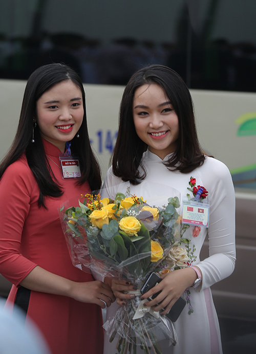 Nữ sinh tặng hoa ông Tập Cận Bình là hoa khôi Ngoại giao Nữ sinh tặng hoa ông Tập Cận Bình là hoa khôi Ngoại giao