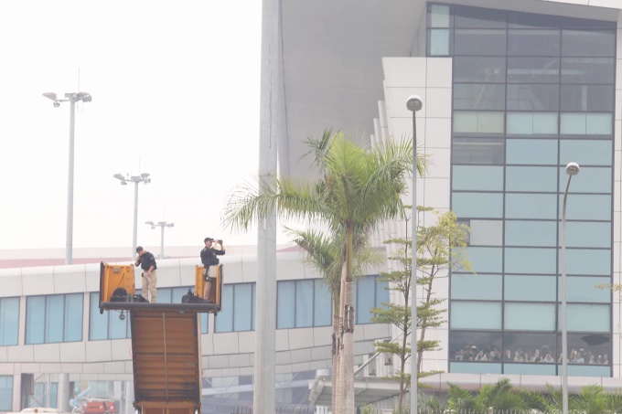 Tổng thống Mỹ Donald Trump rời Việt Nam