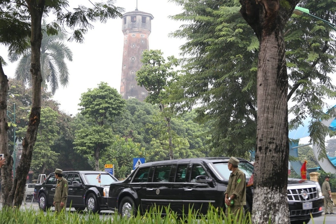 Tổng thống Mỹ Donald Trump rời Việt Nam