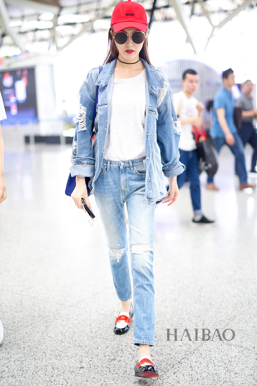 Cách phối áo khoác ấn tượng của Đường Yên