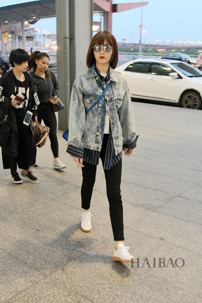 Cách phối áo khoác ấn tượng của Đường Yên