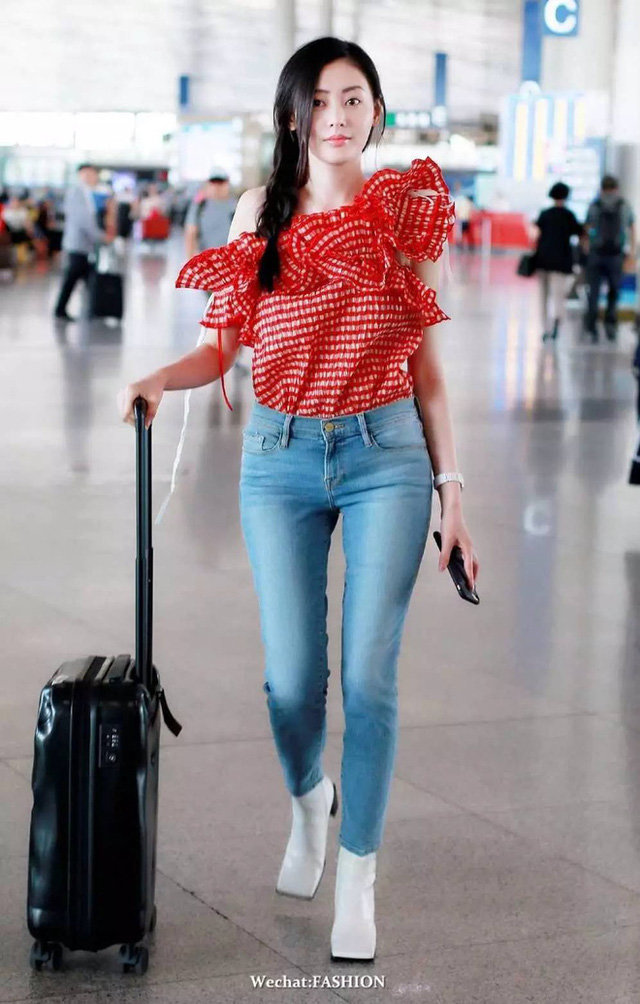 Nhờ Dương Mịch, Angela Baby lăng xê không ai nghĩ kiểu đồ này quê nữa!