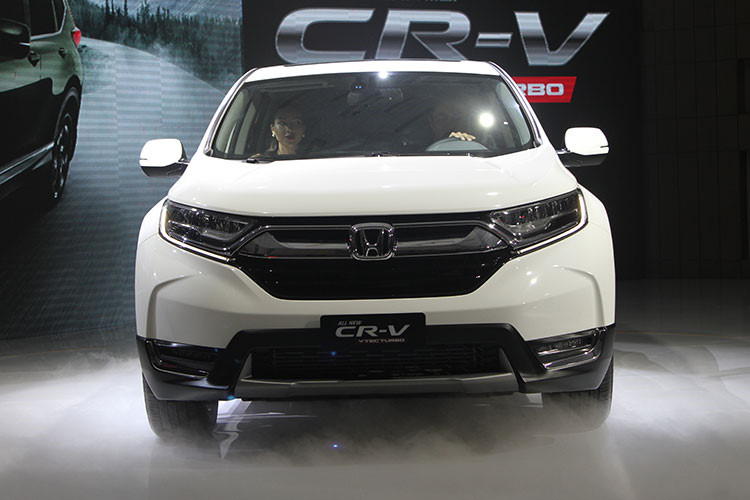 Cận cảnh Honda CR-V 7 chỗ giá hơn 1 tỷ tại Việt Nam