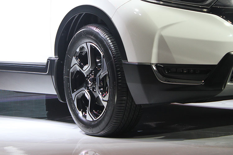 Cận cảnh Honda CR-V 7 chỗ giá hơn 1 tỷ tại Việt Nam