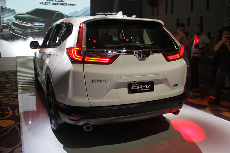 Cận cảnh Honda CR-V 7 chỗ giá hơn 1 tỷ tại Việt Nam