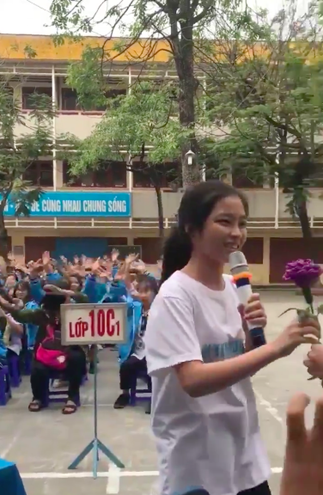Chế từ hit Vợ tuyệt vời nhất, thế là học sinh đã có bài hát hay nhất mùa 20/11 năm nay! Chế từ hit Vợ tuyệt vời nhất, thế là học sinh đã có bài hát hay nhất mùa 20/11 năm nay!