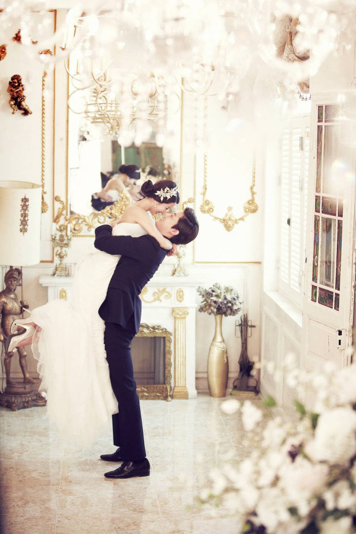 Vội cưới người đàn ông vừa li dị, tôi đau đớn phát hiện chồng vẫn chưa quên vợ cũ