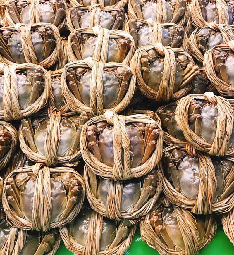 Con cua lông 2 lạng giá gần 1 triệu: Chị em thòm thèm xót ruột