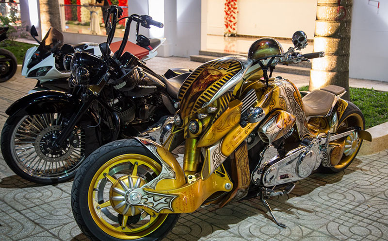 Dàn siêu xe, môtô tiền tỷ xuất hiện tại Sài Gòn