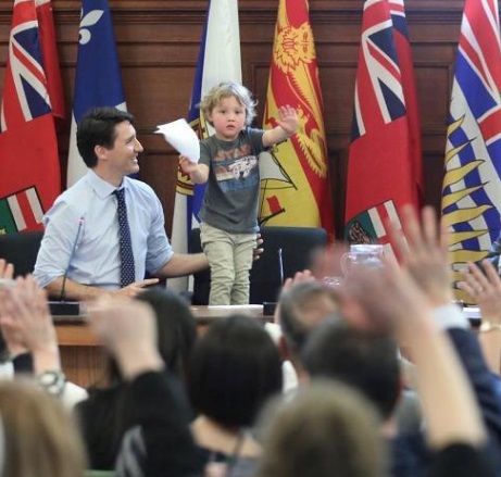 Đây là lý do Thủ tướng Canada trở thành thần tượng của gái trẻ