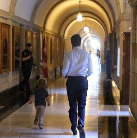 Đây là lý do Thủ tướng Canada trở thành thần tượng của gái trẻ