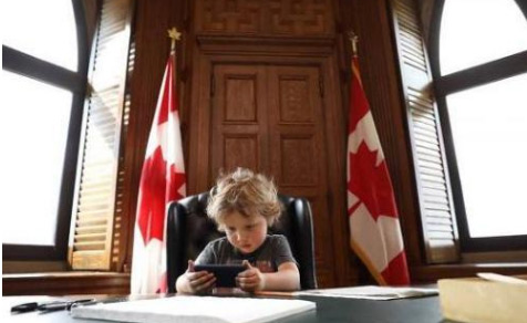 Đây là lý do Thủ tướng Canada trở thành thần tượng của gái trẻ