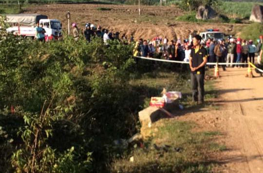 Người phụ nữ bị sát hại, quấn xác trong bạt, nhét dưới cống