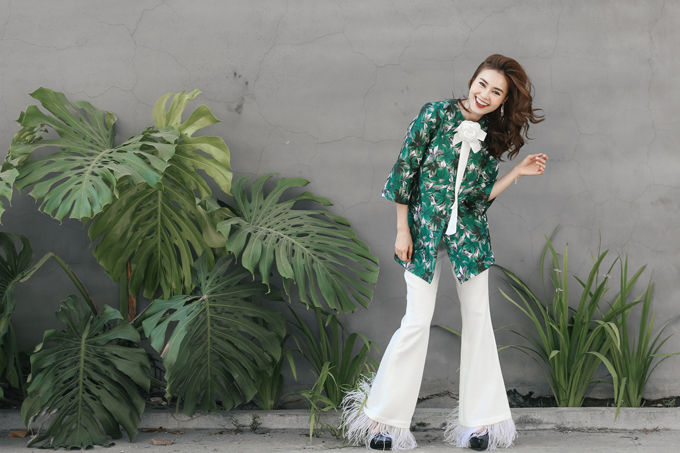 Cùng diện phong cách street style, Ninh Dương Lan Ngọc - Angela Phương Trinh: Ai chất hơn?