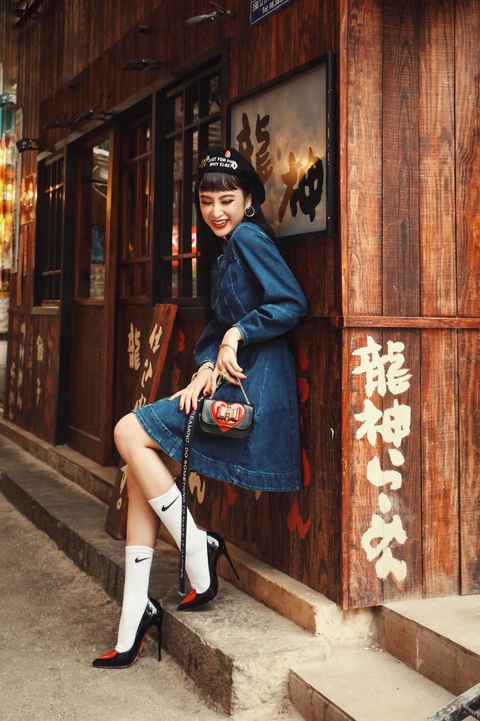 Cùng diện phong cách street style, Ninh Dương Lan Ngọc - Angela Phương Trinh: Ai chất hơn?