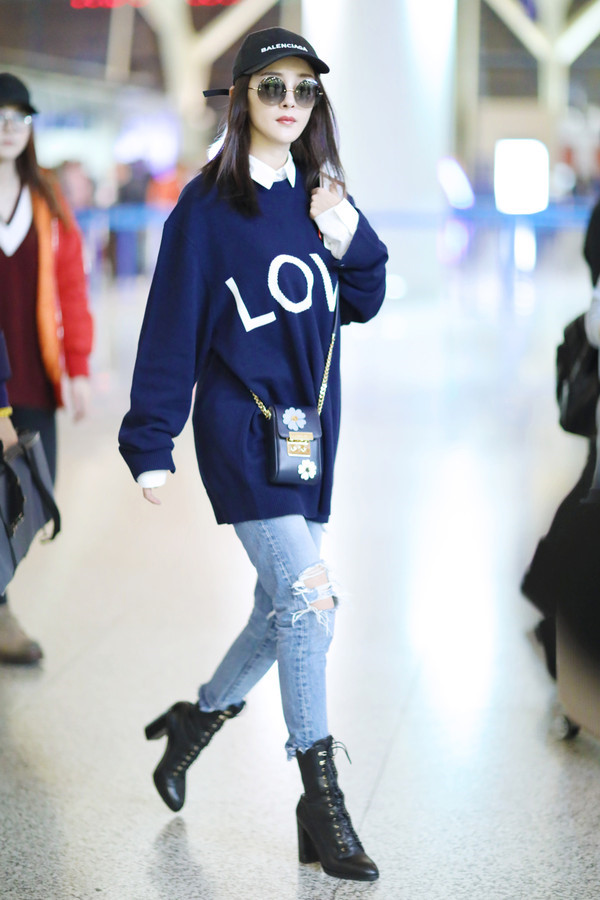 Mix áo len và sơ mi hợp mốt như sao Hoa ngữ