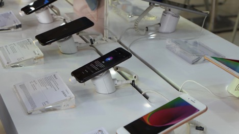 Bộ đôi iPhone 8 và 8 Plus “gây bão” tại Thế Giới Di Động sáng 10/11