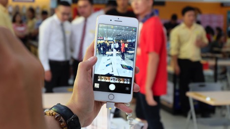 Bộ đôi iPhone 8 và 8 Plus “gây bão” tại Thế Giới Di Động sáng 10/11 Bộ đôi iPhone 8 và 8 Plus “gây bão” tại Thế Giới Di Động sáng 10/11