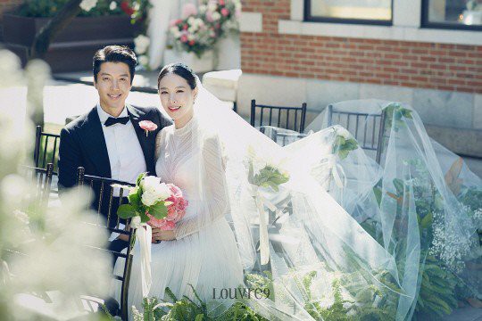Jo Yoon Hee khoe ảnh bụng bầu bên chồng Lee Dong Gun: Thoát mác con ghẻ quốc dân vì quá hạnh phúc! Jo Yoon Hee khoe ảnh bụng bầu bên chồng Lee Dong Gun: Thoát mác con ghẻ quốc dân vì quá hạnh phúc!