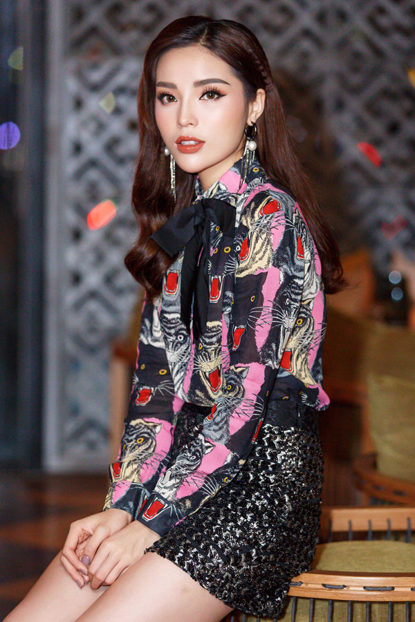 Kỳ Duyên đón sinh nhật bên bố mẹ và bạn bè thân