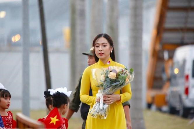 Nữ sinh tặng hoa Tổng thống Donald Trump khoá Facebook vì sợ bị chú ý