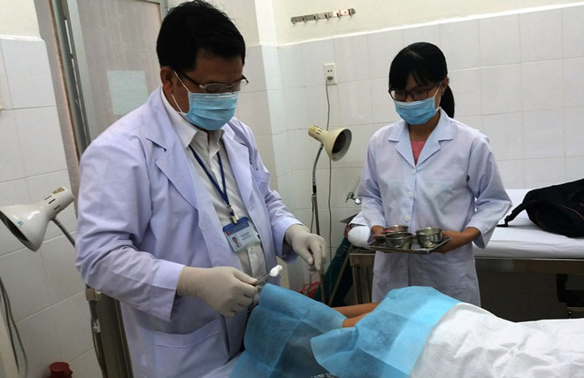 Dân văn phòng đừng chủ quan khi thoái hóa đốt sống cổ