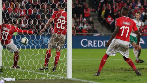 Thụy Sỹ vượt qua Bắc Ireland để tới World Cup 2018