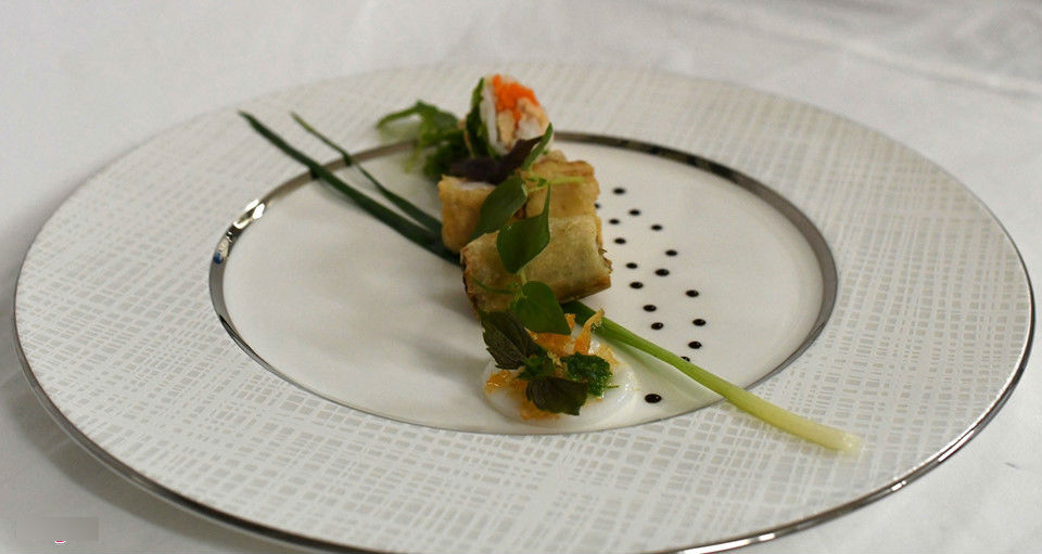 Ba mẹ con cùng nấu tiệc trưa cho các nhà lãnh đạo APEC