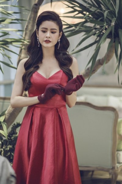 Sau lùm xùm ly hôn, mẹ một con Trương Quỳnh Anh khoe vẻ đẹp nền nã với style cổ điển