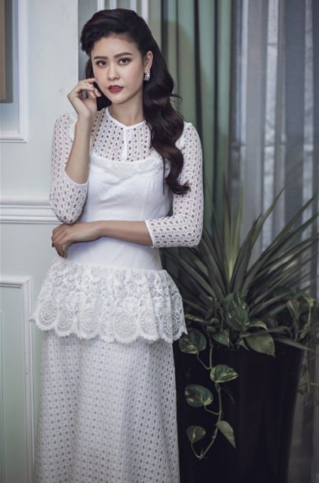 Sau lùm xùm ly hôn, mẹ một con Trương Quỳnh Anh khoe vẻ đẹp nền nã với style cổ điển