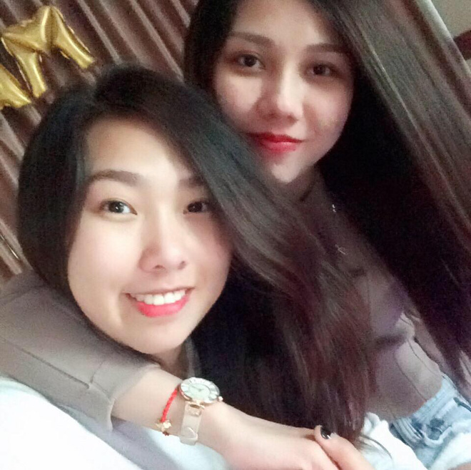Từng là tình địch vì cùng yêu chung một cô gái, 2 cô nàng bỗng tìm hiểu, cảm thông rồi yêu nhau từ lúc nào không hay Từng là tình địch vì cùng yêu chung một cô gái, 2 cô nàng bỗng tìm hiểu, cảm thông rồi yêu nhau từ lúc nào không hay