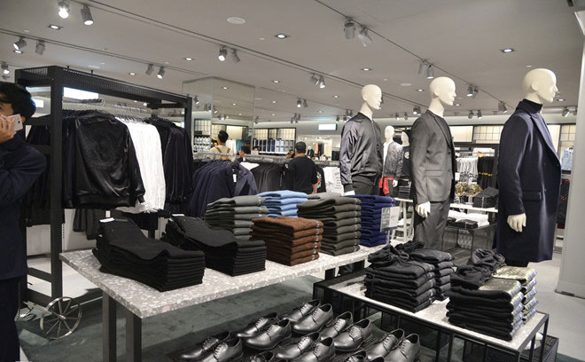 Zara, H&M: Thời trang bình dân của thế giới nhưng đắt đỏ ở Việt Nam