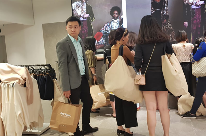 Zara, H&M: Thời trang bình dân của thế giới nhưng đắt đỏ ở Việt Nam
