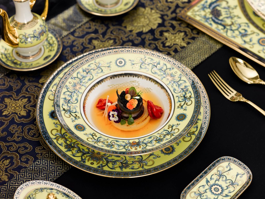 Tiết lộ về bộ bàn ăn lộng lẫy phục vụ dạ tiệc APEC 2017