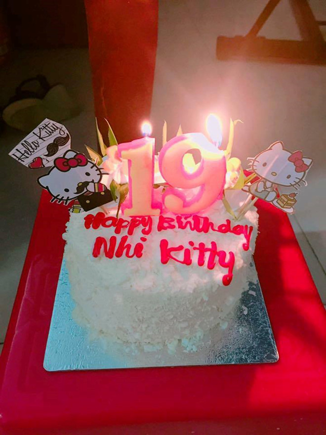 Cô gái Sài Gòn cuồng Hello Kitty vẫn được bạn trai hết lòng ủng hộ