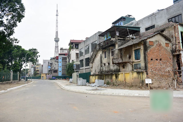 Hà Nội: Đường uốn lượn bên hồ Bảy Mẫu sắp hoàn thành