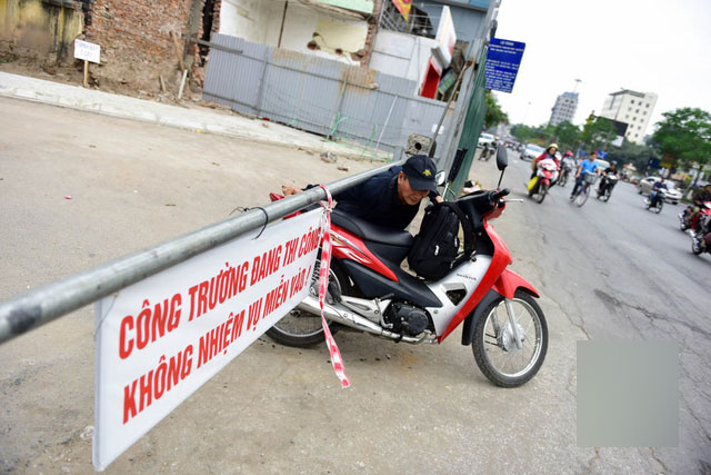 Hà Nội: Đường uốn lượn bên hồ Bảy Mẫu sắp hoàn thành