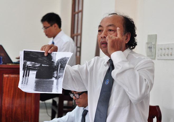 Vụ tông sập cầu Ghềnh: Hoãn xử 2 bị cáo để định giá lại tài sản