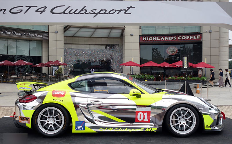 Xe đua lạ mắt Porsche Cayman GT4 ở Sài Gòn