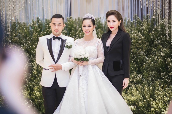 Bảo Thy hạnh phúc khoe chị dâu xinh đẹp đang mang bầu Bảo Thy hạnh phúc khoe chị dâu xinh đẹp đang mang bầu