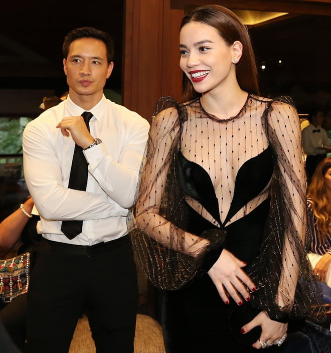 Chuyện tình Hà Hồ - Kim Lý: Hành trình 4 tháng liên tục úp mở cho đến ngày chính thức bước ra thế giới Chuyện tình Hà Hồ - Kim Lý: Hành trình 4 tháng liên tục úp mở cho đến ngày chính thức bước ra thế giới