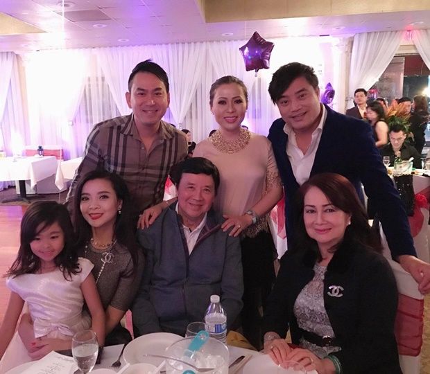 Dàn sao Việt nô nức dự tiệc đầy tháng con gái diễn viên Hoàng Anh và vợ Việt kiều ở Mỹ