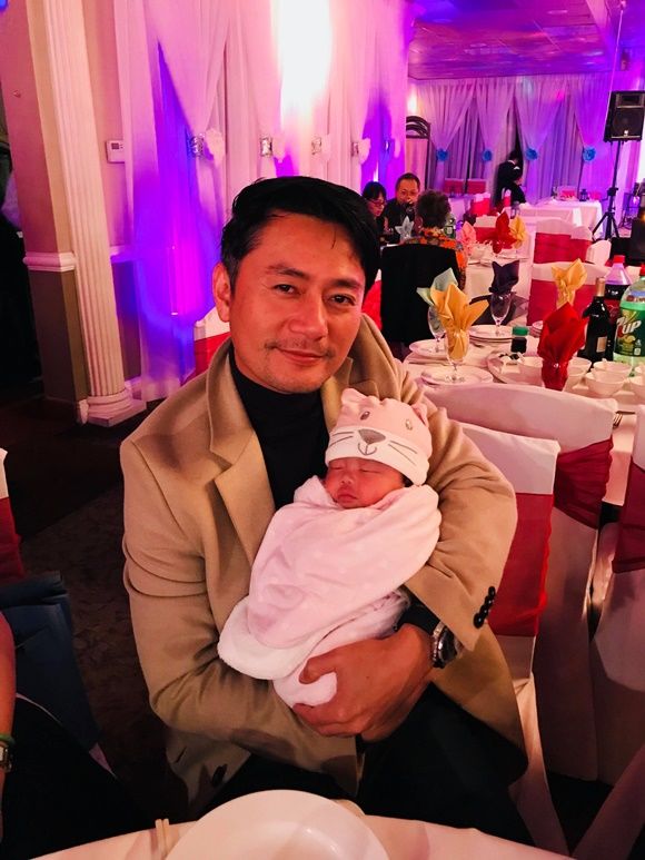 Dàn sao Việt nô nức dự tiệc đầy tháng con gái diễn viên Hoàng Anh và vợ Việt kiều ở Mỹ Dàn sao Việt nô nức dự tiệc đầy tháng con gái diễn viên Hoàng Anh và vợ Việt kiều ở Mỹ