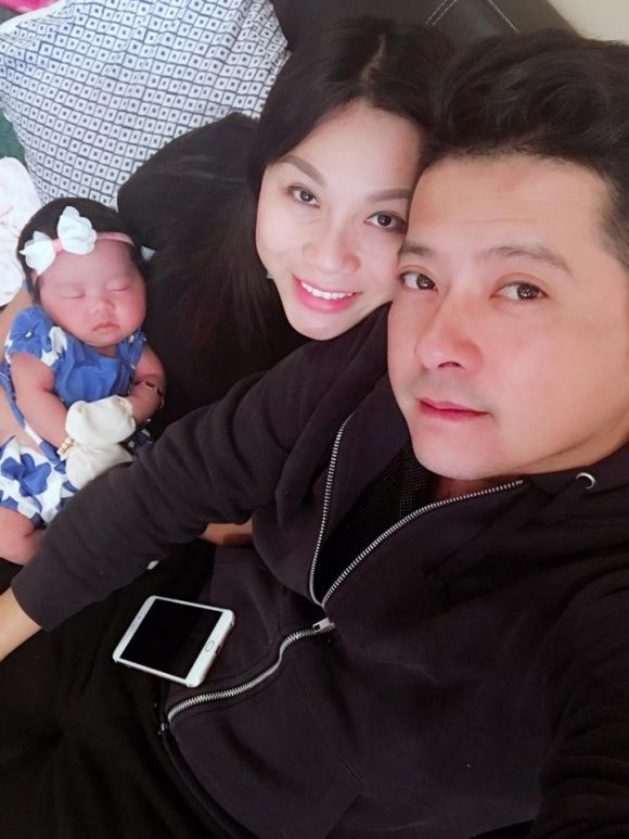 Dàn sao Việt nô nức dự tiệc đầy tháng con gái diễn viên Hoàng Anh và vợ Việt kiều ở Mỹ Dàn sao Việt nô nức dự tiệc đầy tháng con gái diễn viên Hoàng Anh và vợ Việt kiều ở Mỹ