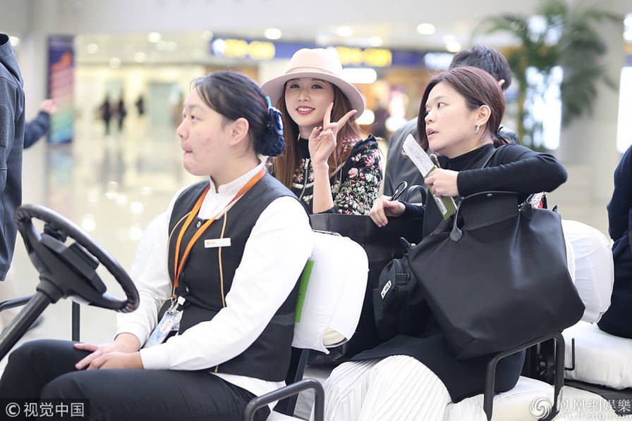 Chuyện như đùa: Lâm Chí Linh bất ngờ phủ nhận tái hợp với Ngôn Thừa Húc Chuyện như đùa: Lâm Chí Linh bất ngờ phủ nhận tái hợp với Ngôn Thừa Húc